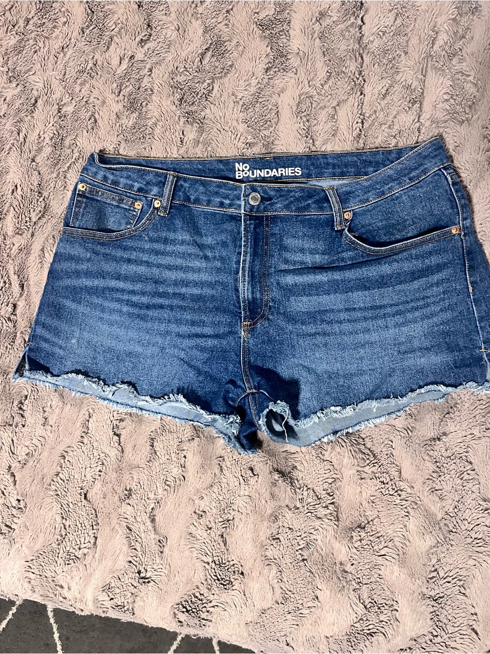 No Boundaries Women's Dark Blue Denim Frayed Hem Shorts